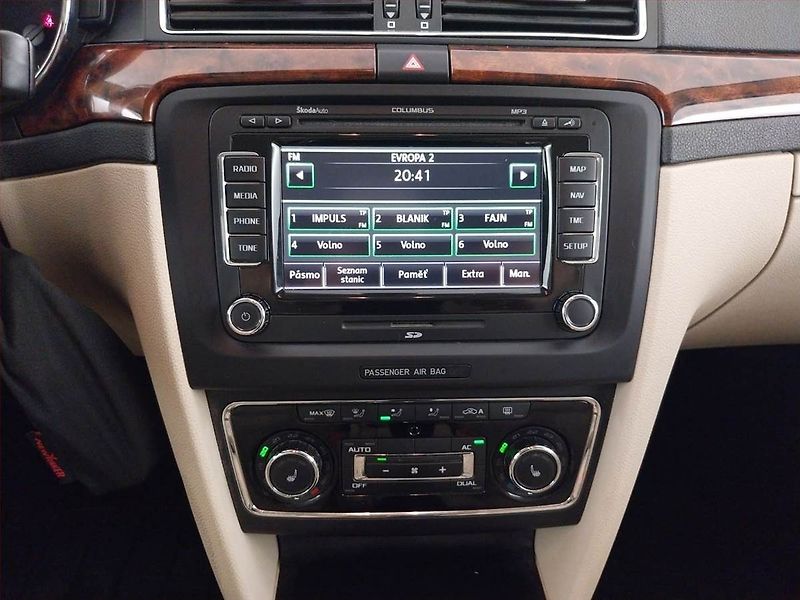 Škoda Superb (2011) Elegance 2.0 TDI, 4X4 - fotka 12 z 21