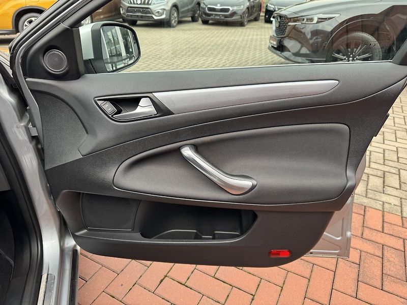 Ford Mondeo (2013) 1.6i EcoBoost Titanium Xenony - fotka 18 z 50