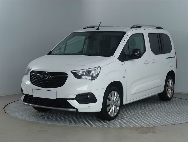 Opel Combo (2021) Elegance 1.5 CDTI, 5Míst, ČR - fotka 2 z 18