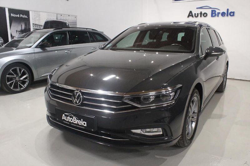 Volkswagen Passat (2021) 2.0TDI DSG Info display Matrix - fotka 5 z 43