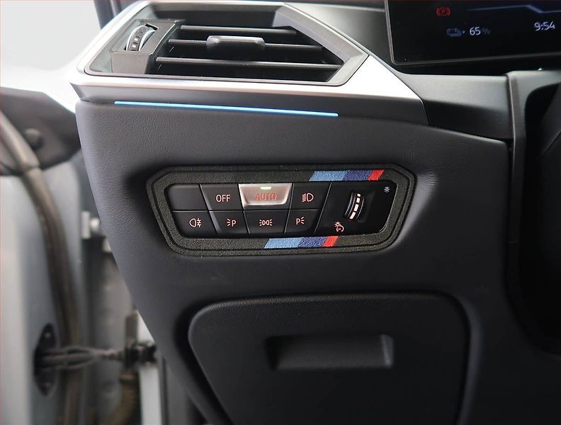 BMW i4 (2022) M50, SoH 88% - fotka 32 z 34