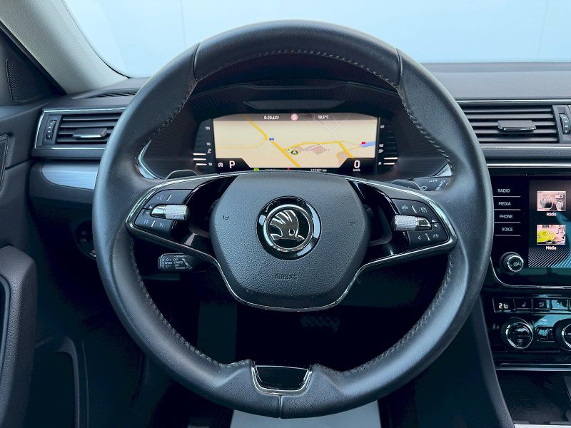 Škoda Superb (2023) 2.0 TDI 110kW DSG Business - fotka 8 z 35