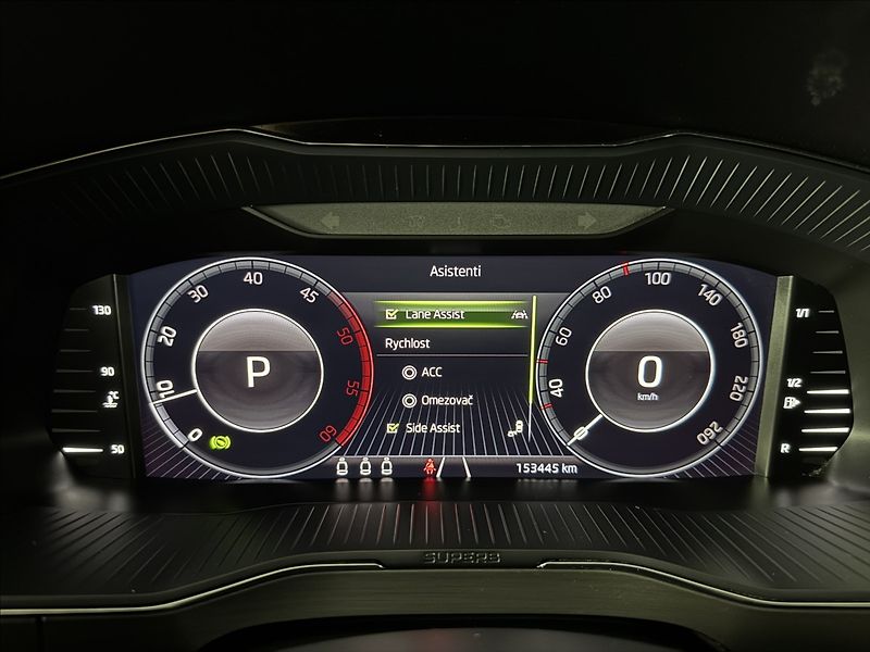 Škoda Superb 2,0 TDi  DSG 4x4 Scout Virtual - fotka 31 z 50