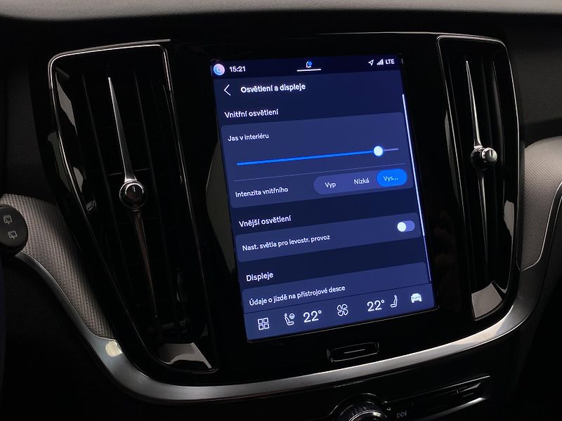 Volvo V60 T6 AWD PLUG-IN DARK REZERVACE - fotka 51 z 58