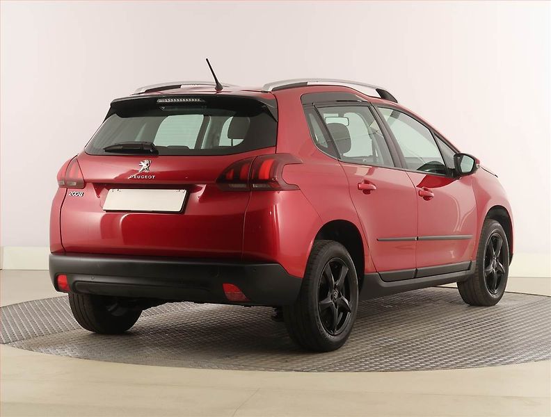 Peugeot 2008 (2018) 1.2 PureTech, Serv.kniha - fotka 5 z 20