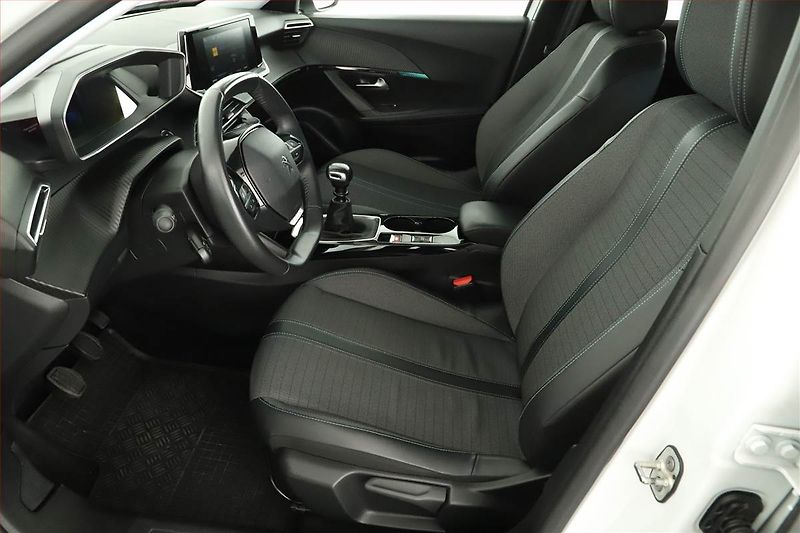 Peugeot 2008 (2021) 1.2 PureTech, Tempomat - fotka 7 z 14