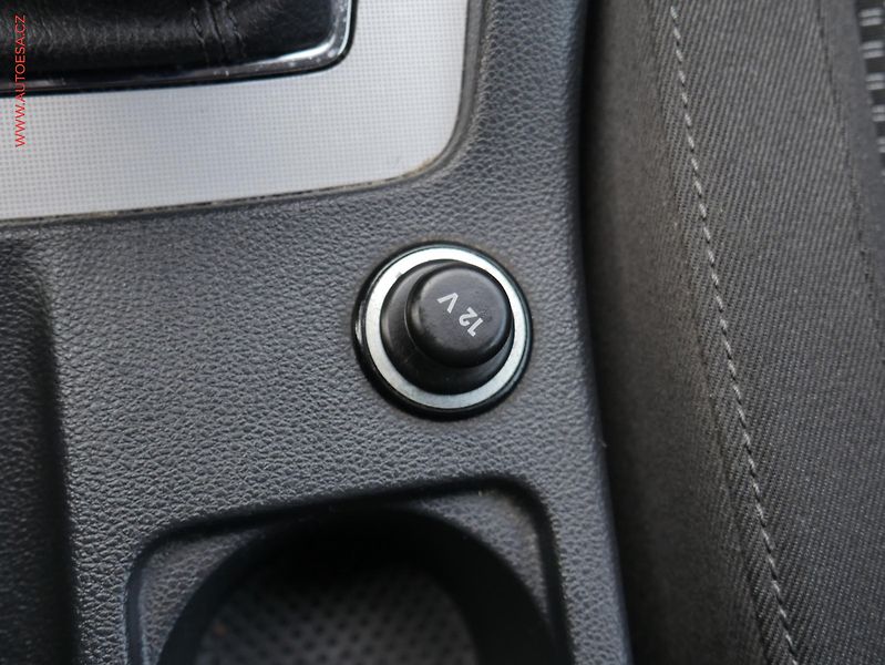 Škoda Octavia (2013) 1.6 TDi, ČR, AC, výhřev sed - fotka 16 z 18