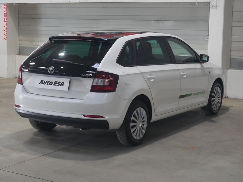 Škoda Rapid (2014) 1.2 TSI, Panorama - fotka 4 z 18