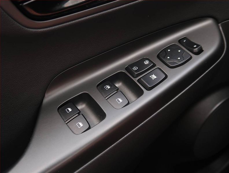 Hyundai Kona (2019) 1.6 T-GDI - fotka 21 z 23