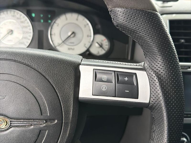 Chrysler 300C 3,0 160 KW SRT PACK - fotka 20 z 33