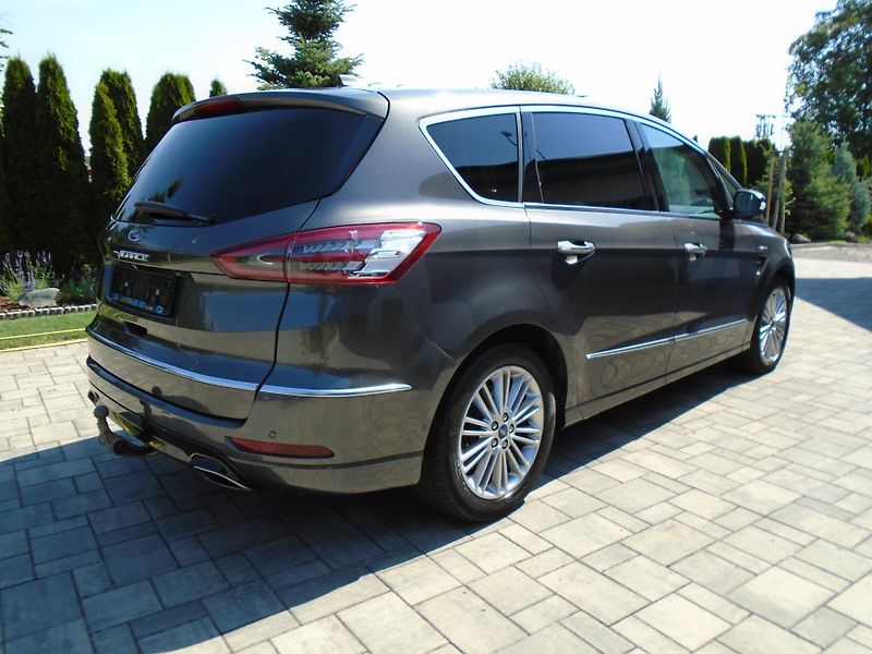 Ford S-MAX 2.0 EcoBlue 140kW 8AT Vignale - fotka 4 z 49