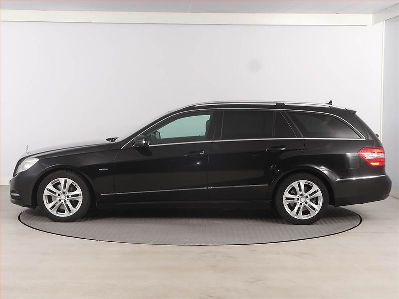 Mercedes-Benz Třídy E (2010) E 250 CDI, Automat, Navi - fotka 3 z 19
