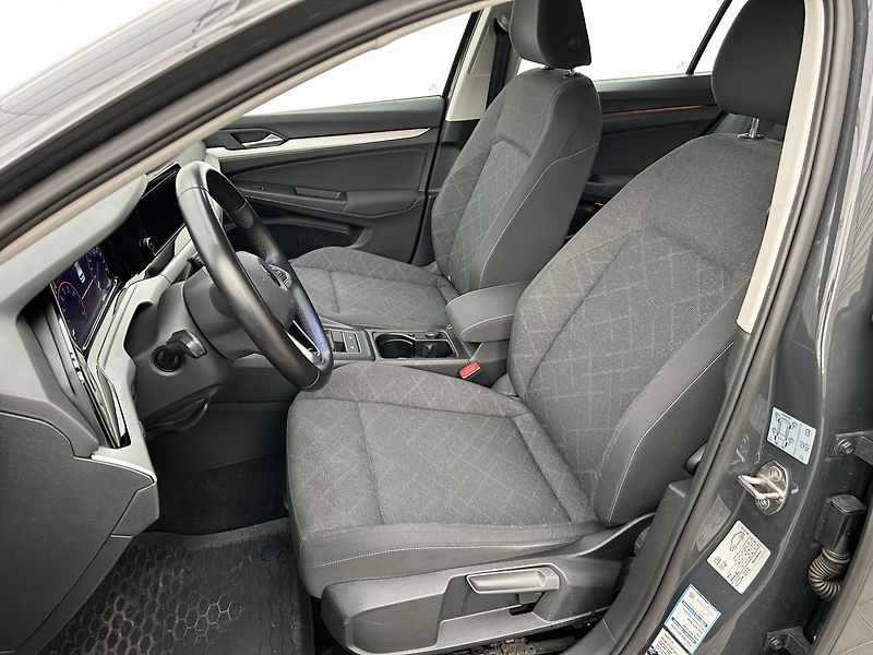 Volkswagen Golf 1.5 TSI LIFE - fotka 10 z 26