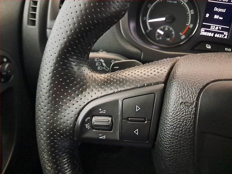 Škoda Fabia (2010) RS 1.4 TSI, Automat, Navi - fotka 17 z 17