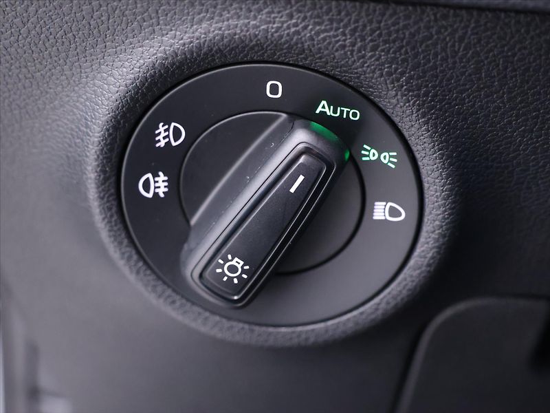 Škoda Karoq 2,0 TDI DSG 4x4 Tour Virtual - fotka 15 z 33