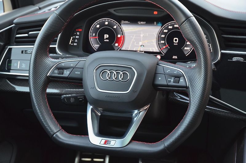 Audi SQ7 (2020) TDi V8 320kW Quattro EXCLUSIVE - fotka 37 z 45
