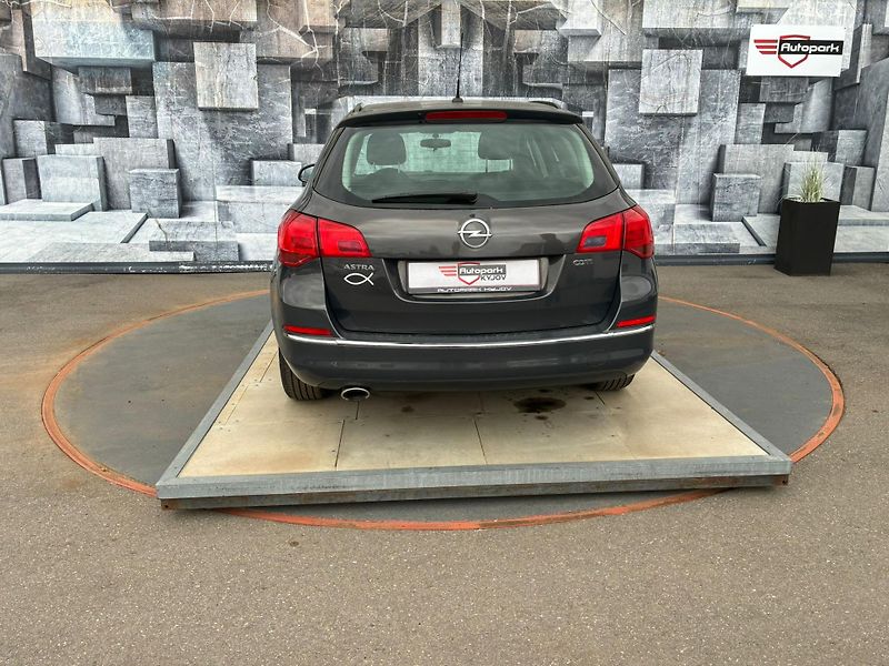 Opel Astra (2013) 2.0DCTi, 121KW, AUTOMAT - fotka 7 z 23