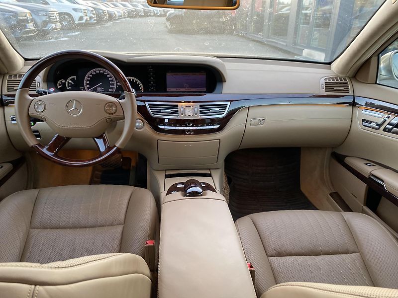 Mercedes-Benz Třídy S S 600 V12 - fotka 9 z 28