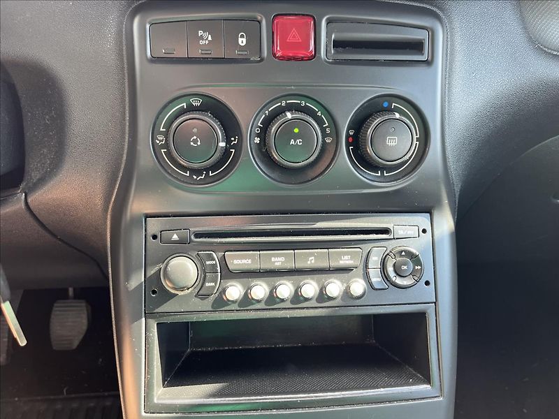 Citroën C3 Picasso 1,4 i KLIMA 4x DISK STK 9/2028 - fotka 20 z 38
