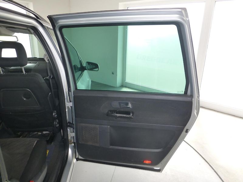 Seat Alhambra (2004) 1,9TDI*XENON*VYHŘ.S*TAŽNÉ*7MÍS - fotka 20 z 25