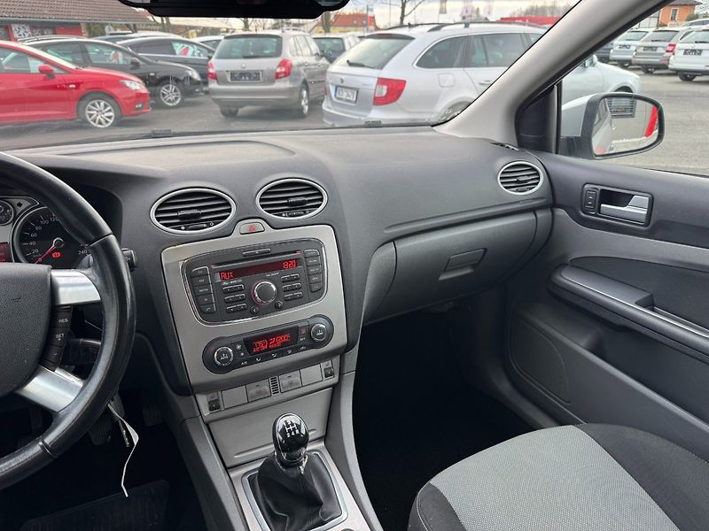 Ford Focus (2011) Trend 1.6 TDCi 80kW - fotka 18 z 31