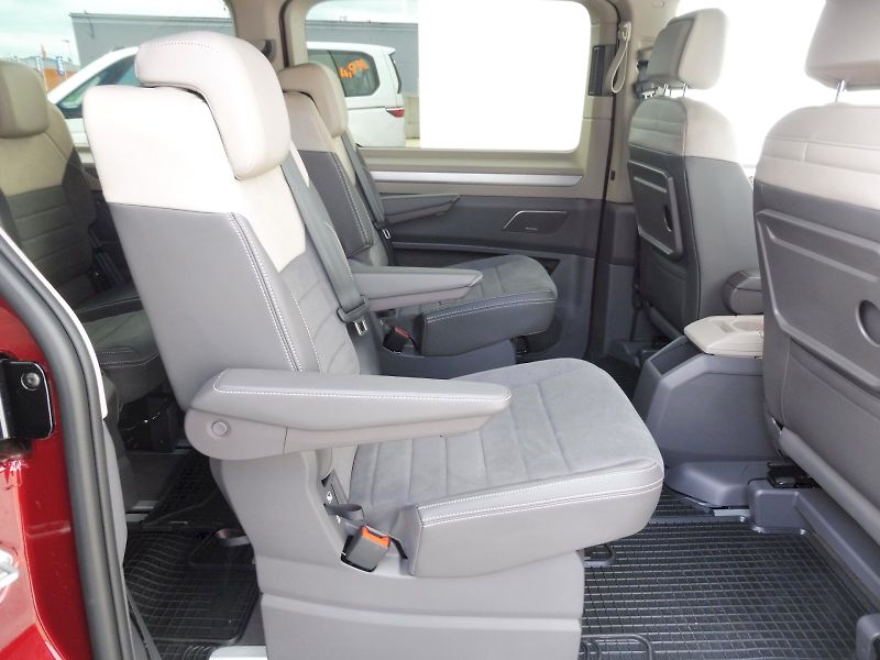 Volkswagen Multivan (2025) Style 1,5 TSI PHEV 180kW DSG 4 - fotka 22 z 31
