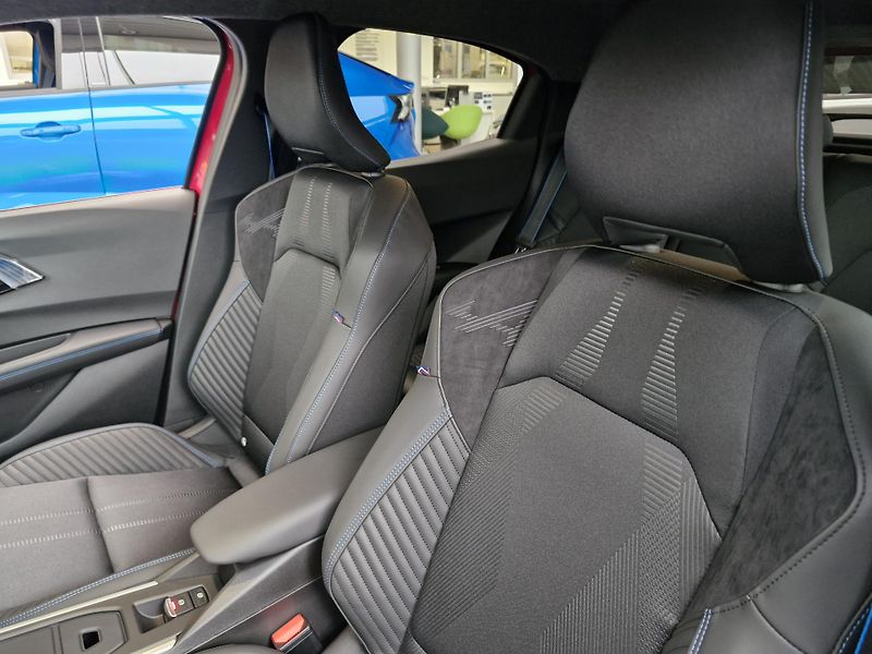 Renault Clio (2026) esprit Alpine full hybrid 160 - fotka 20 z 21