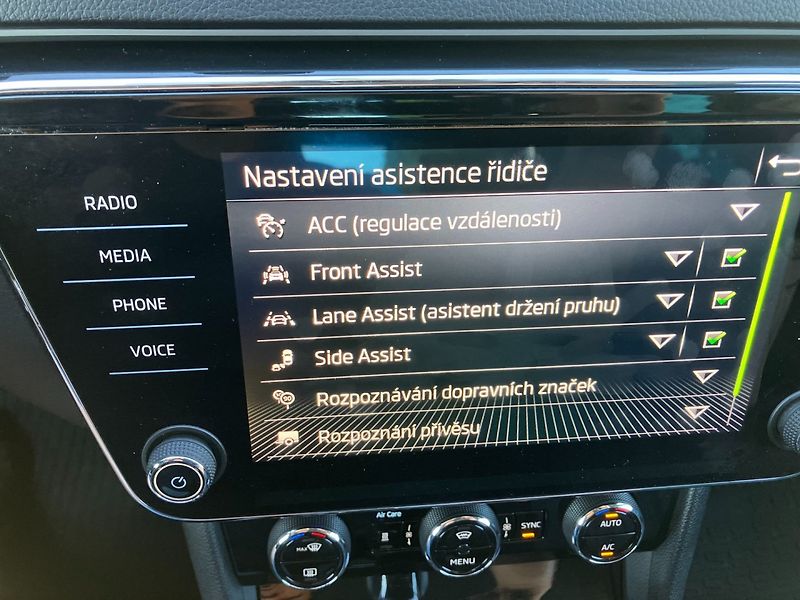 Škoda Superb (2021) 2.0TDI L&K DSG 4X4 WEBASTO - fotka 36 z 40