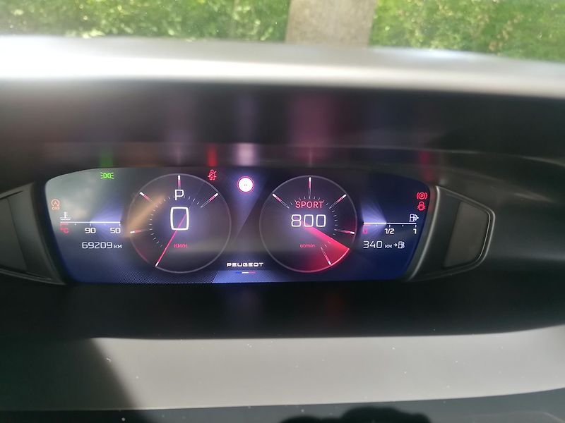 Peugeot 308 (2022) 1.5 BlueHdi Allure A/T - fotka 22 z 29
