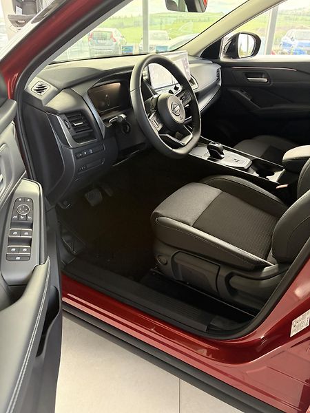 Nissan Qashqai (2026) 1,3 116kW 2WD AT CCS karta!!! - fotka 3 z 12