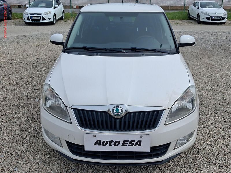 Škoda Fabia (2011) 1.2 TSI, 2.maj,ČR, AC - fotka 2 z 13