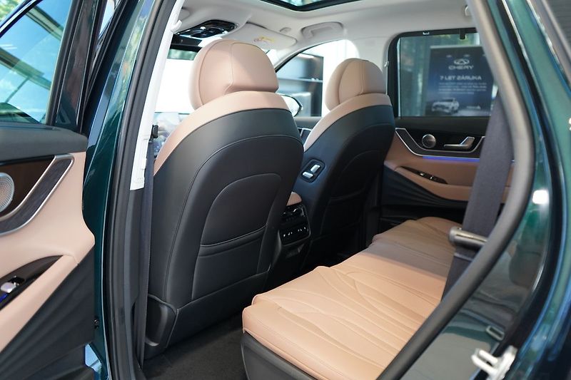 Chery Ostatní (2026) UNIQUE 1.5 TGDI PHEV - fotka 18 z 57