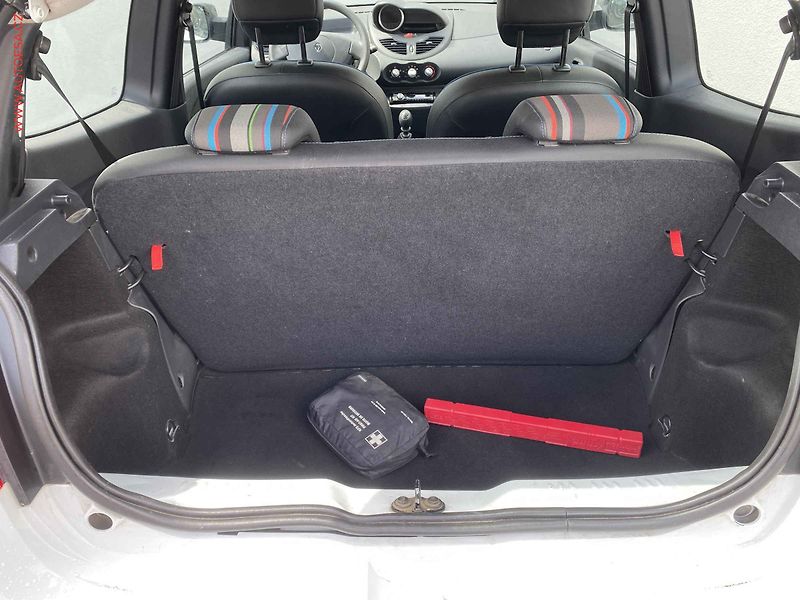 Renault Twingo (2014) 1.2i - fotka 7 z 11