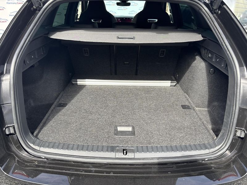 Škoda Octavia (2024) 2.0TDI, 110kW, DSG, SPORT Line - fotka 20 z 21