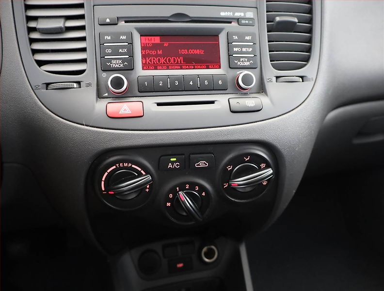 Kia Rio (2011) 1.4 16V, ČR,1.maj, nová STK - fotka 9 z 12