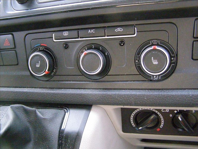 Volkswagen Transporter 2,0   150KW 4x4 DSG - fotka 27 z 34