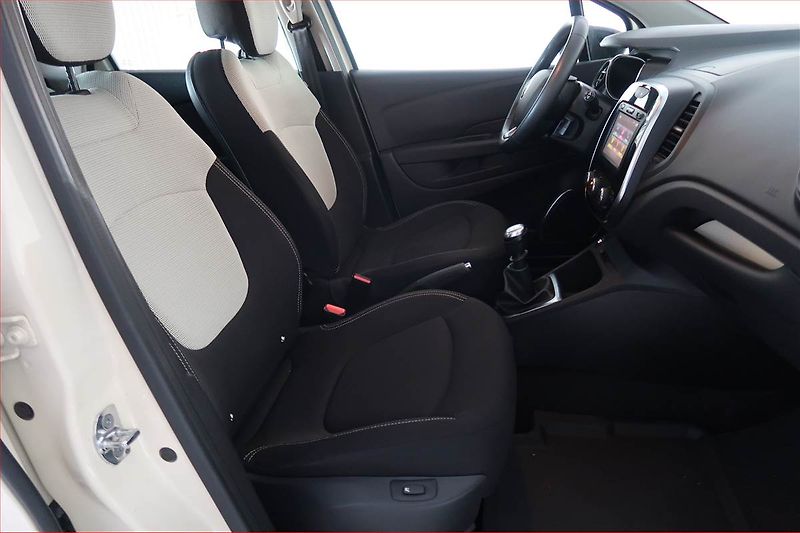 Renault Captur (2017) 1.2 TCe, Navi, Tempomat - fotka 9 z 19