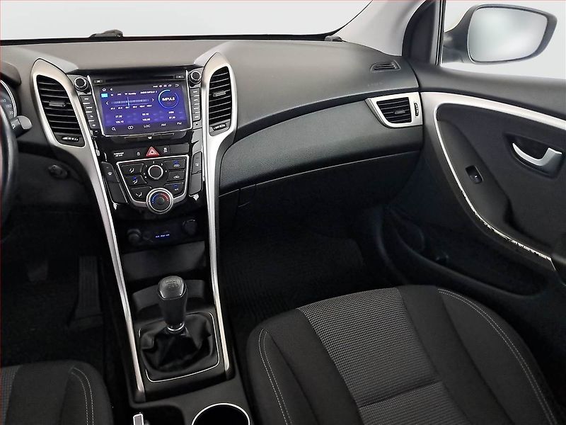 Hyundai i30 (2014) 1.6 MPI, Tempomat - fotka 8 z 16