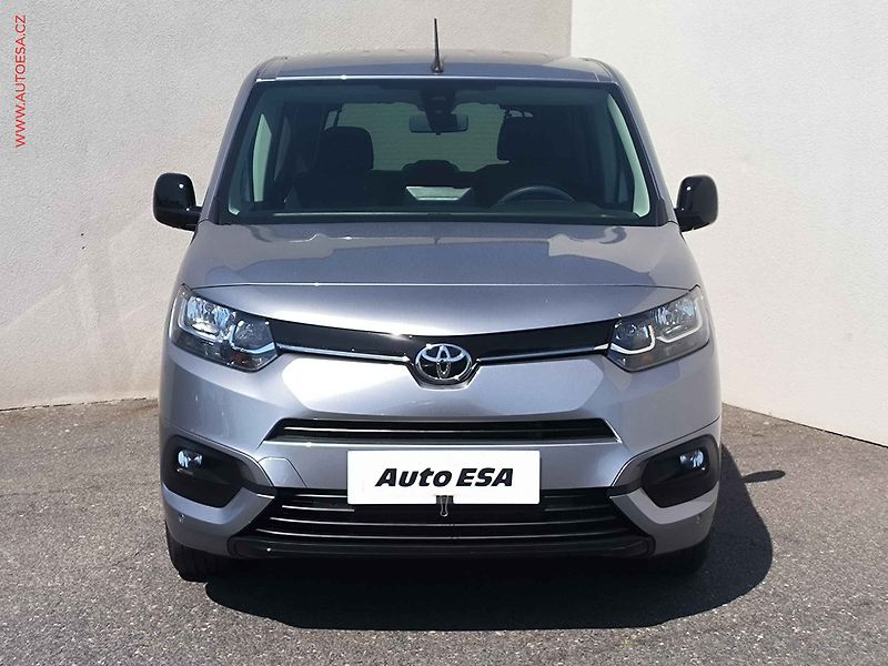 Toyota ProAce City Verso (2022) 1.5D-4D, ČR - fotka 2 z 19