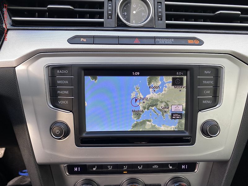 Volkswagen Passat (2015) 2.0 TDi, Comfortline, navi - fotka 17 z 18