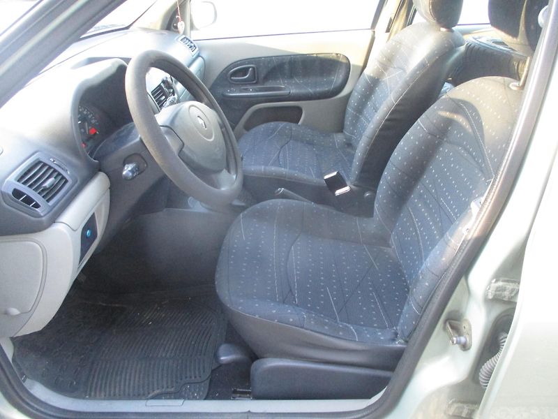 Renault Clio 1.2i ČR +sada kol - fotka 9 z 23