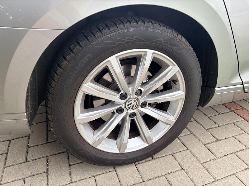 Volkswagen Passat 2.0TDI 110KW MANUAL MATRIX - fotka 7 z 62