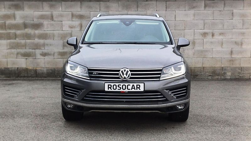 Volkswagen Touareg 3.0 TDI 193kW R-LINE-WEBASTO- - fotka 2 z 50