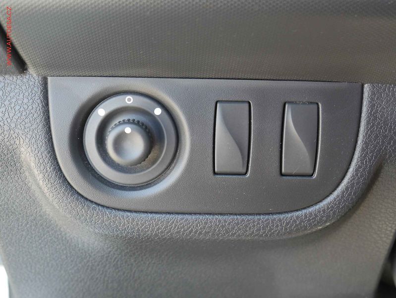 Dacia Logan (2018) 1.0i, 1.maj,ČR, STK7/28 - fotka 16 z 17
