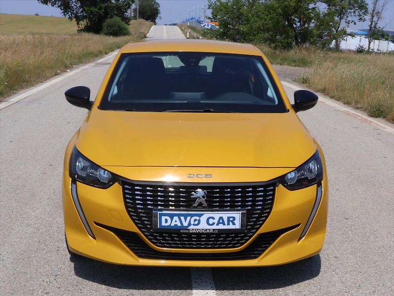 Peugeot 208 1,2 101k Allure CZ 1.Maj DPH - fotka 2 z 24
