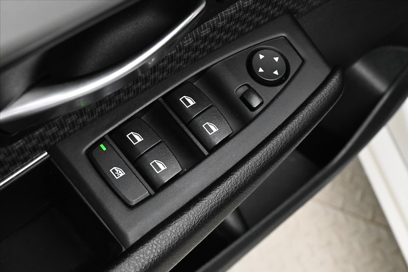 BMW Řada 2 2,0 218d 110 kW Active Záruka - fotka 26 z 31
