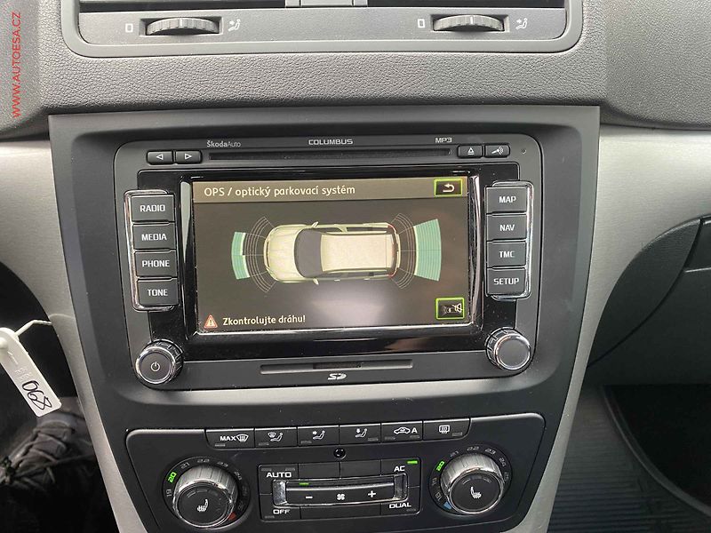 Škoda Yeti (2013) 2.0 TDi 4x4, ELE, DSG, bixen - fotka 19 z 20