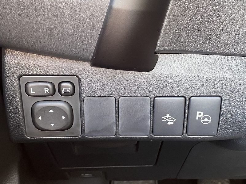 Toyota Corolla 1.6i, ČR, Executive, záruka - fotka 15 z 18