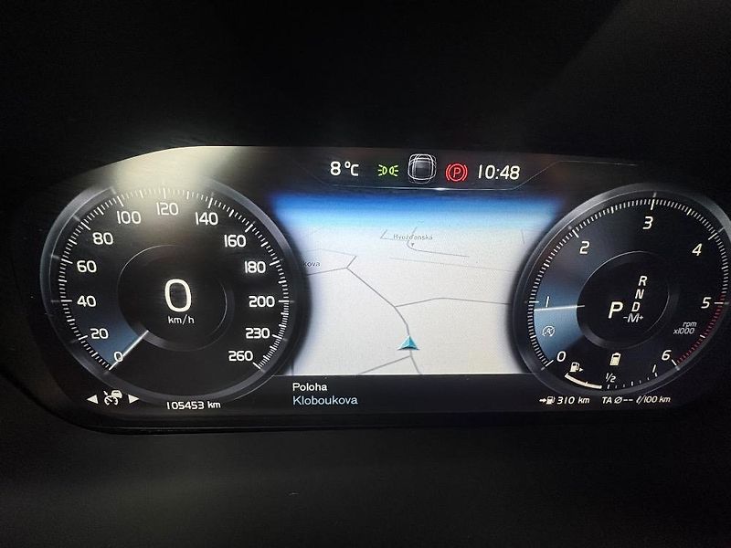 Volvo XC60 (2020) XC60 B4 Drive-E mHEV aut. Mome - fotka 13 z 27