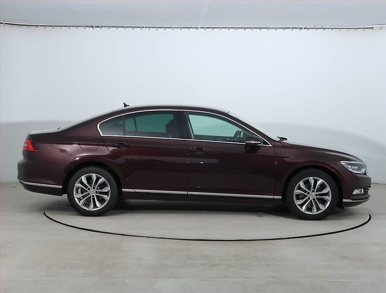 Volkswagen Passat (2016) Highline 2.0 TDI, Automat - fotka 6 z 21